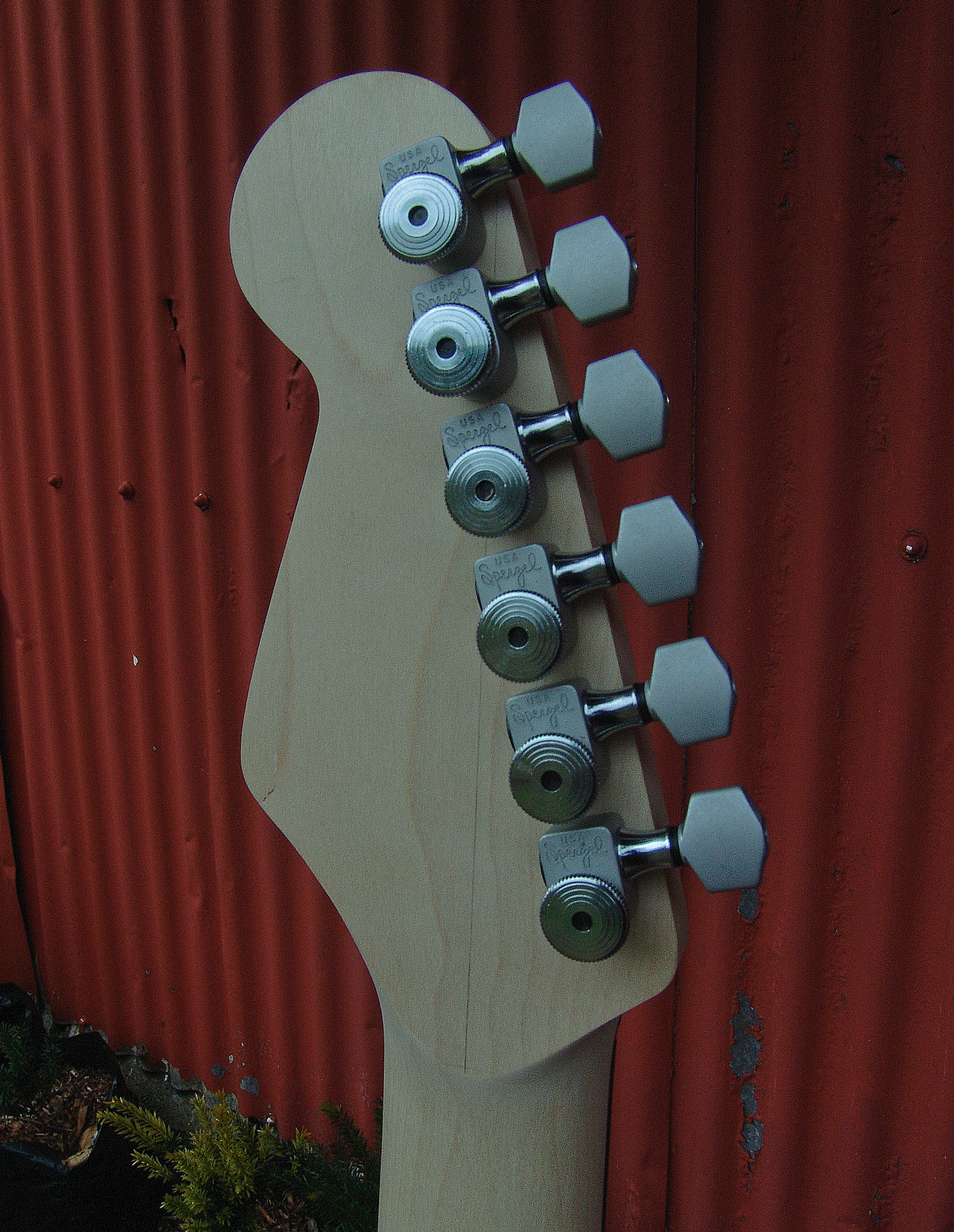 Peter Stephen, Locking machineheads.