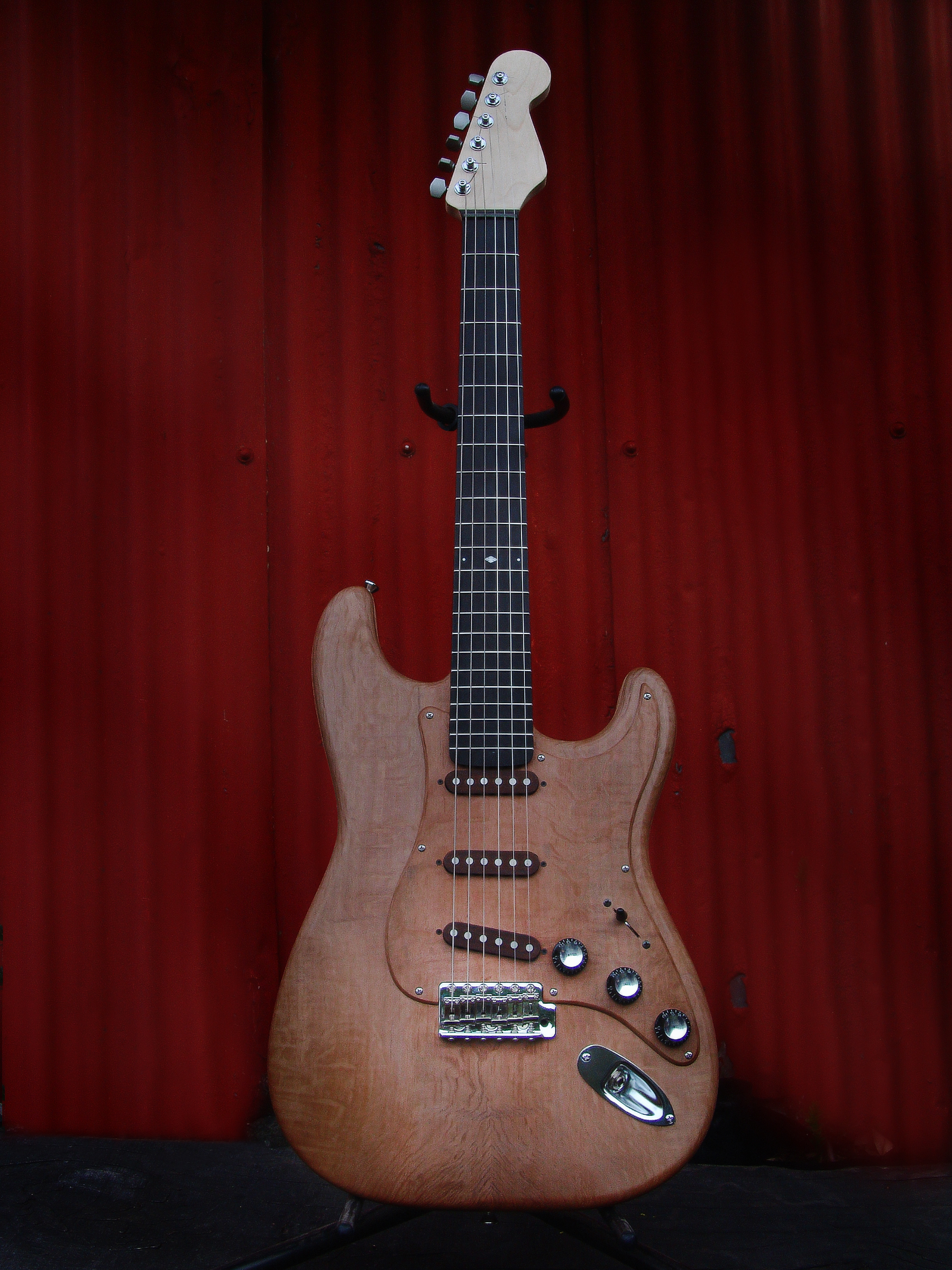 Guitar Maker Peter Stephen, Fender style electric solid body guitar, Strat style