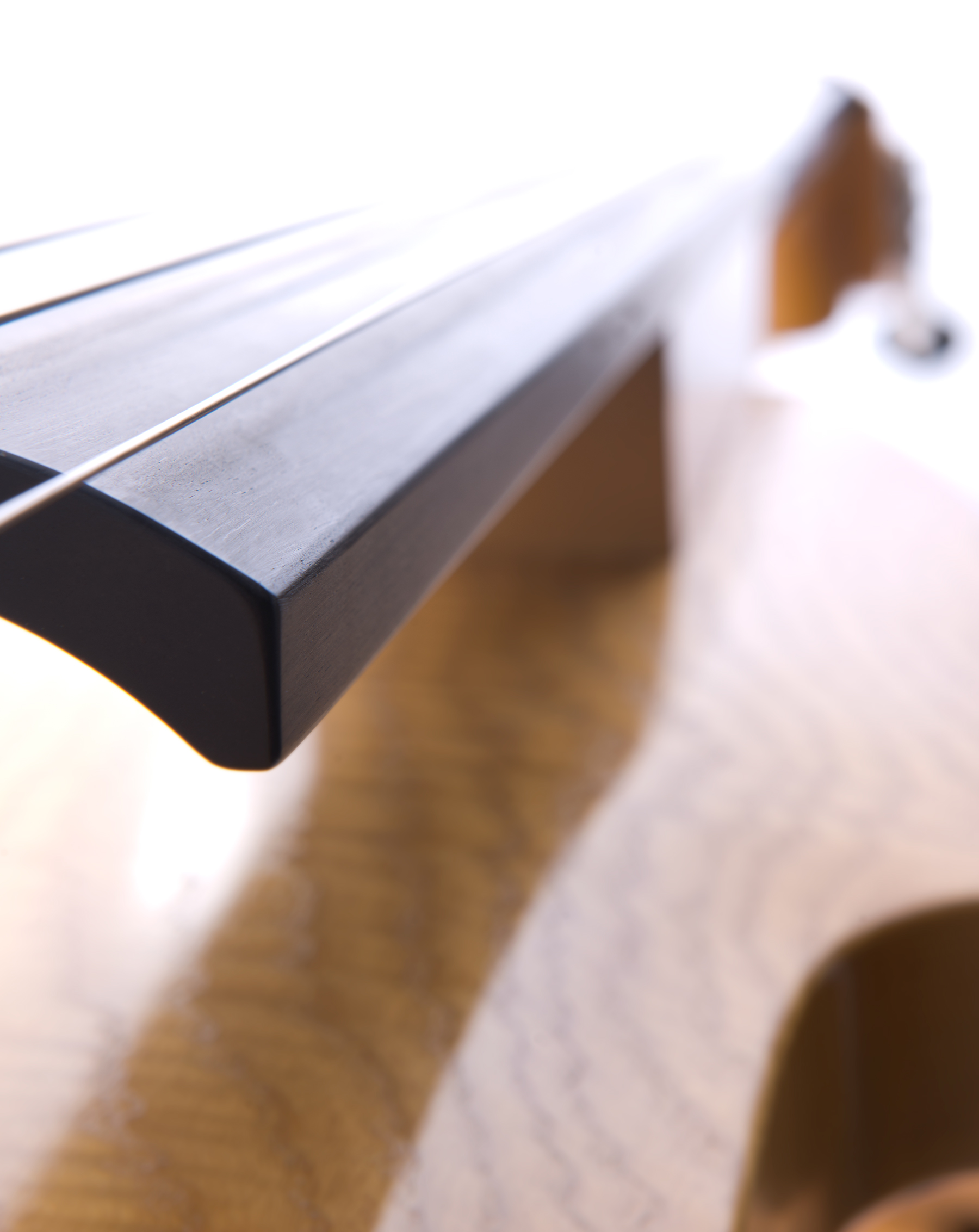 UEB  Bass neck