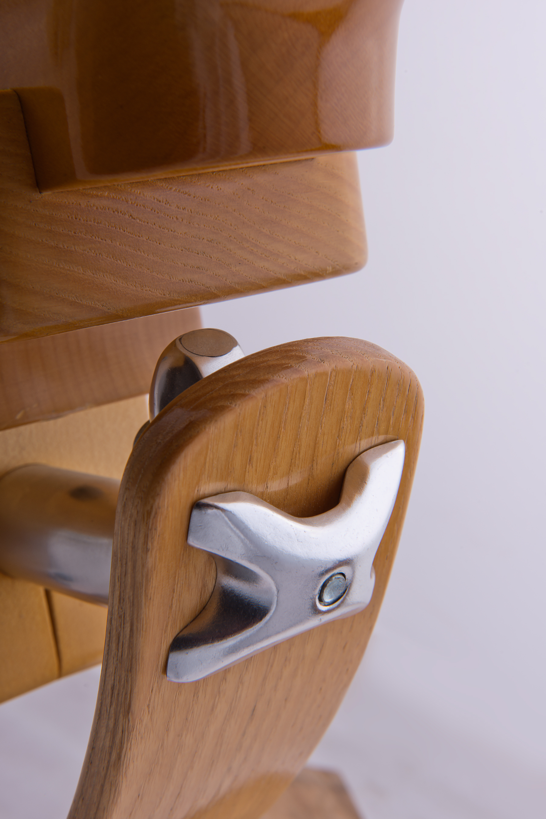 Peter Stephen Upright Electric Bass, the brace screw that allows the musician to detach the brace